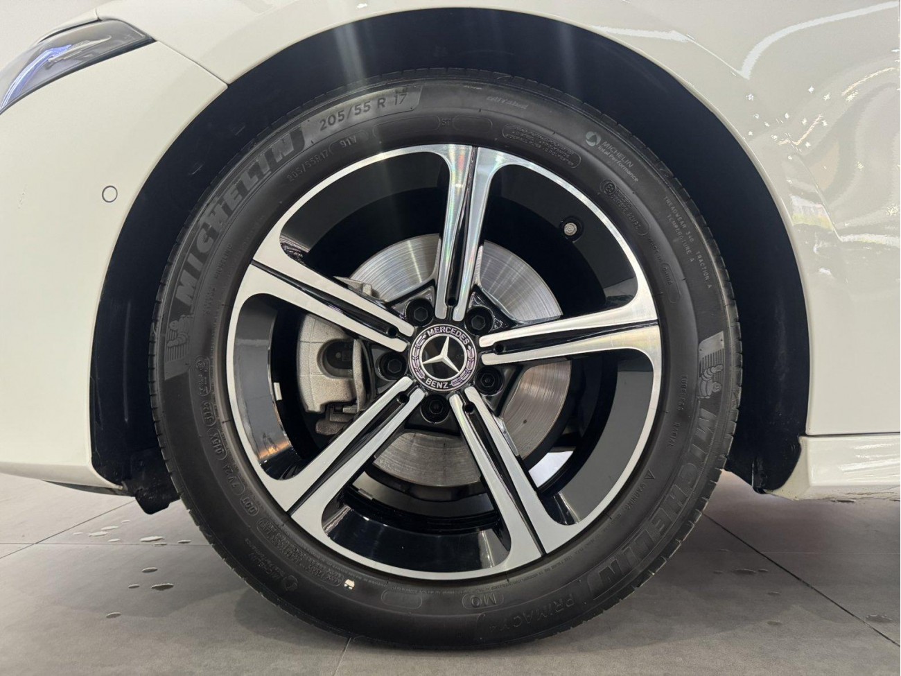 Mercedes-Benz A 200 L 2024
