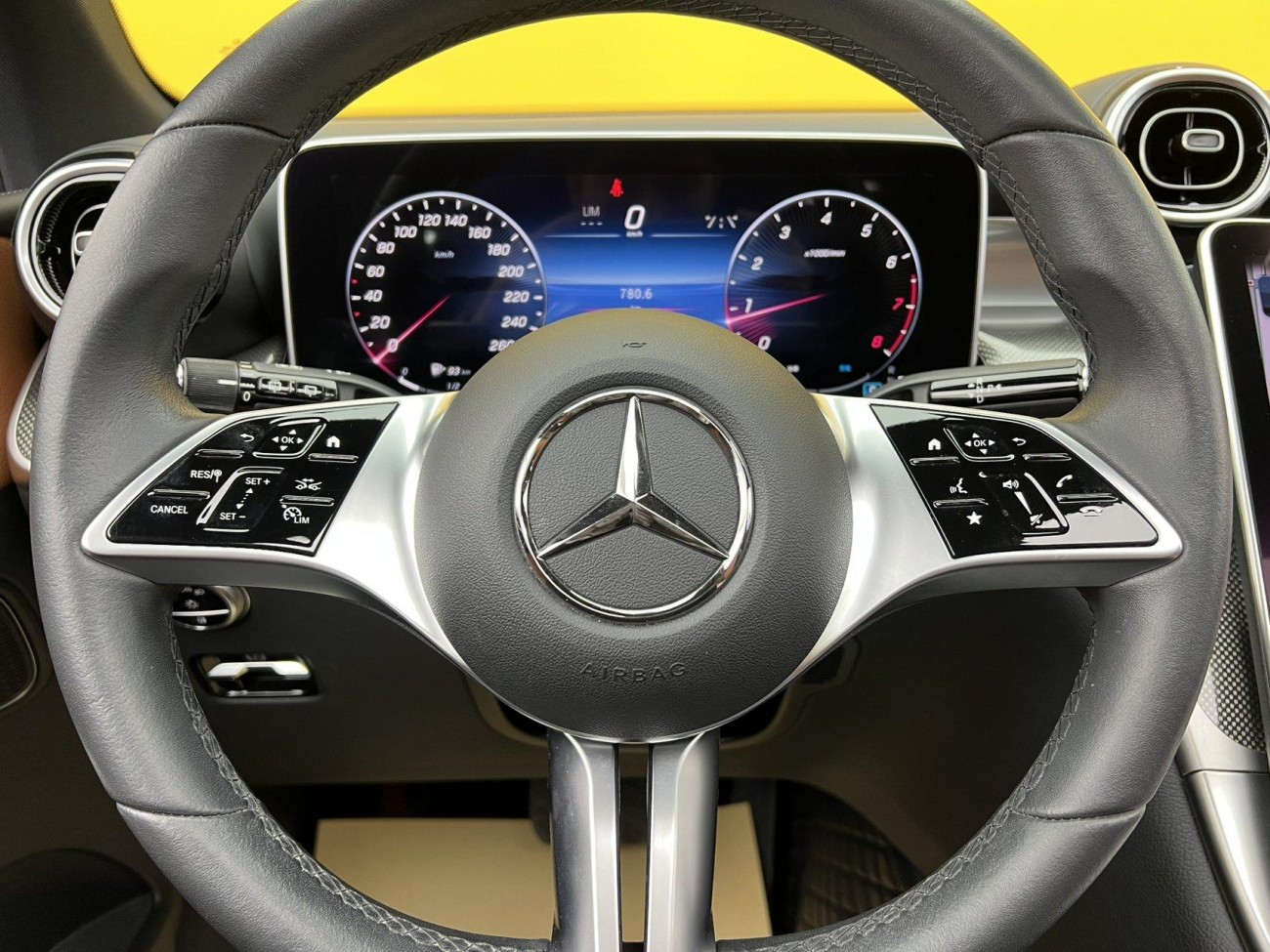 Mercedes-Benz GLC 260 L 2023