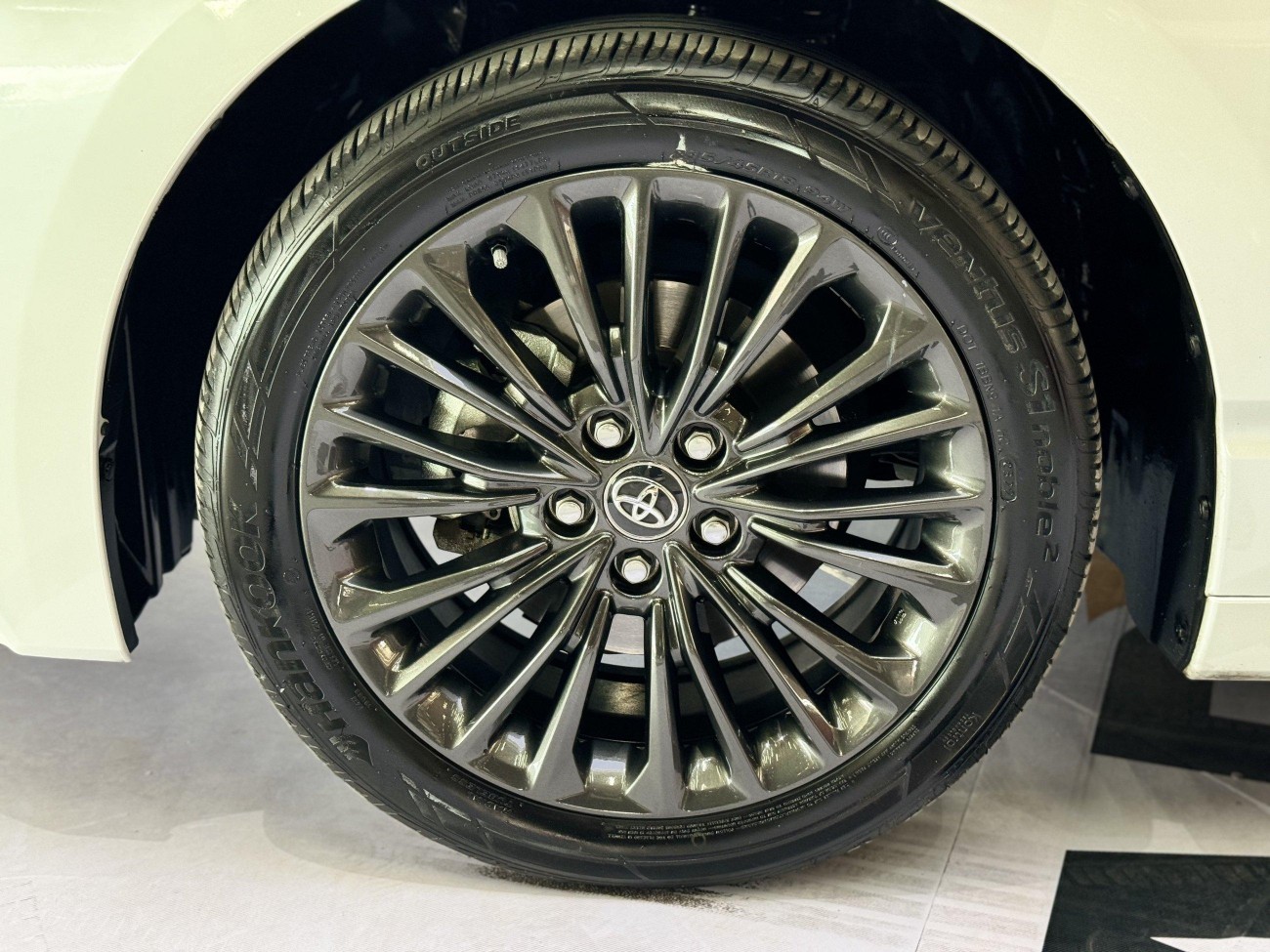 Toyota Avalon 2022
