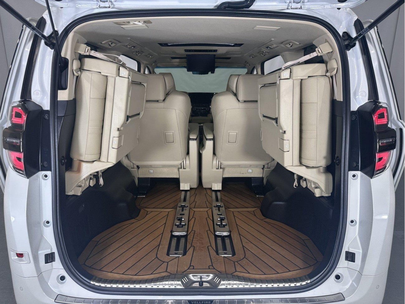 Toyota Alphard 2023