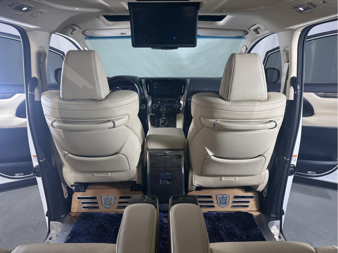 Toyota Alphard 2023