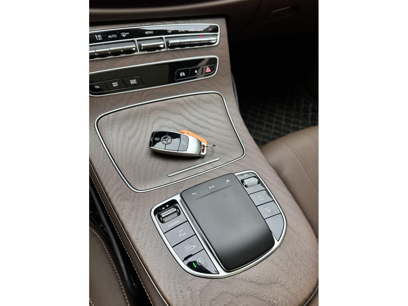Mercedes-Benz E 300 L 2023
