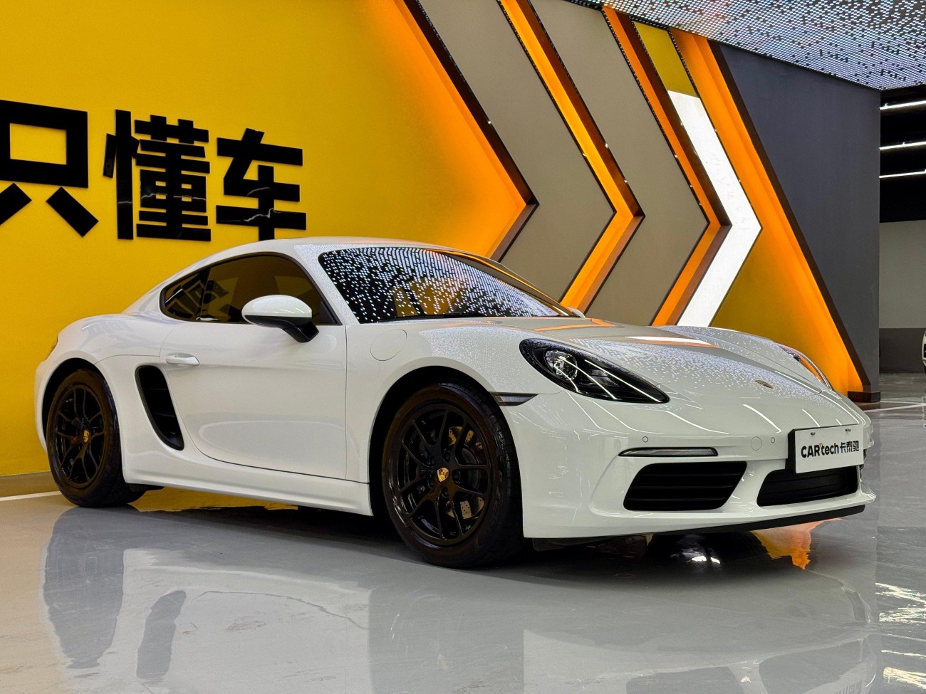 Porsche Cayman 2021
