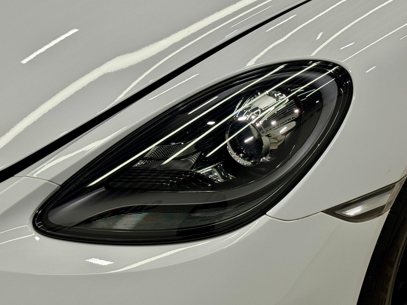 Porsche Cayman 2021
