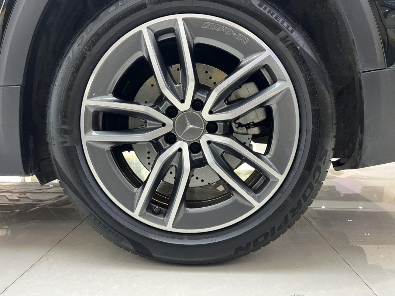 Mercedes-Benz GLB 2023