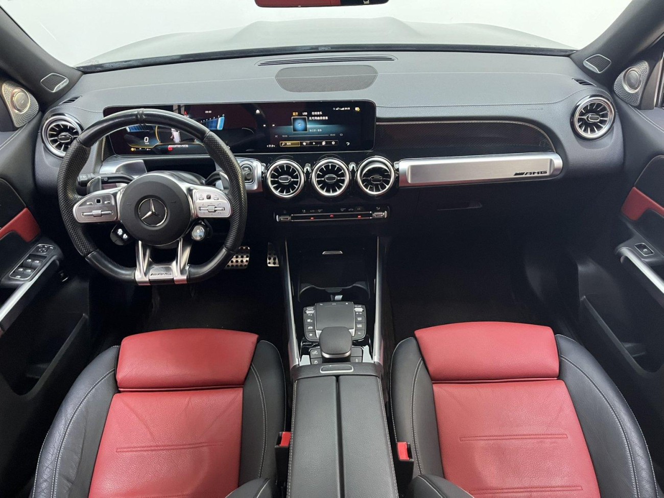 Mercedes-Benz GLB 2023