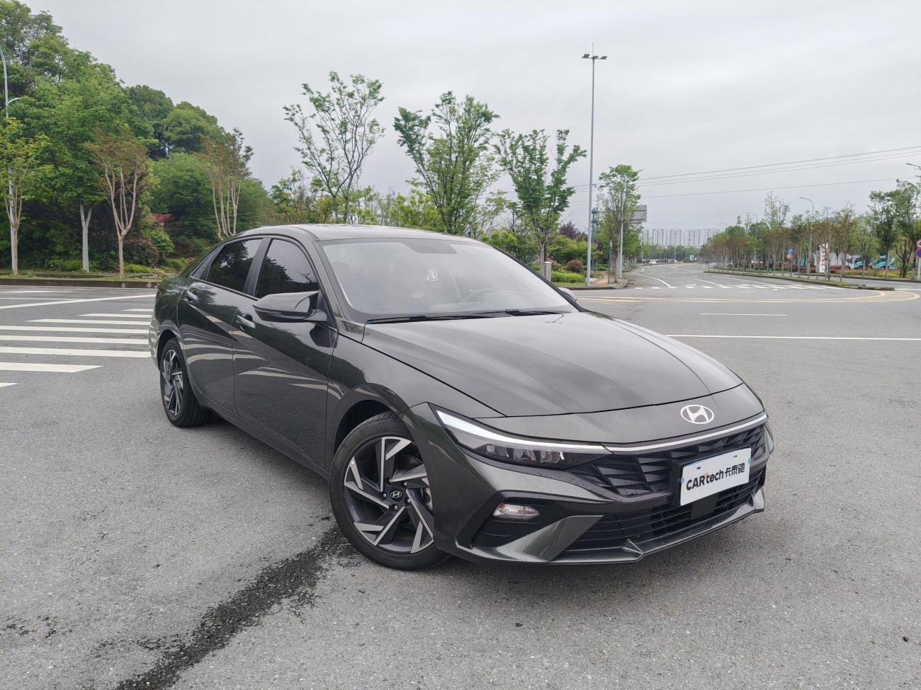 Hyundai Elantra 2024