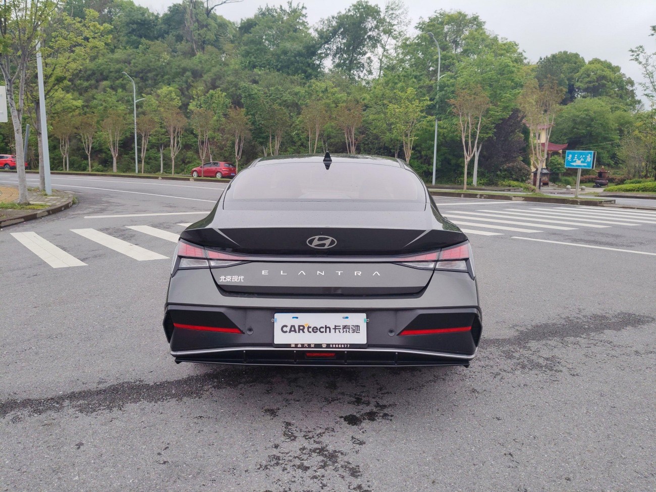 Hyundai Elantra 2024