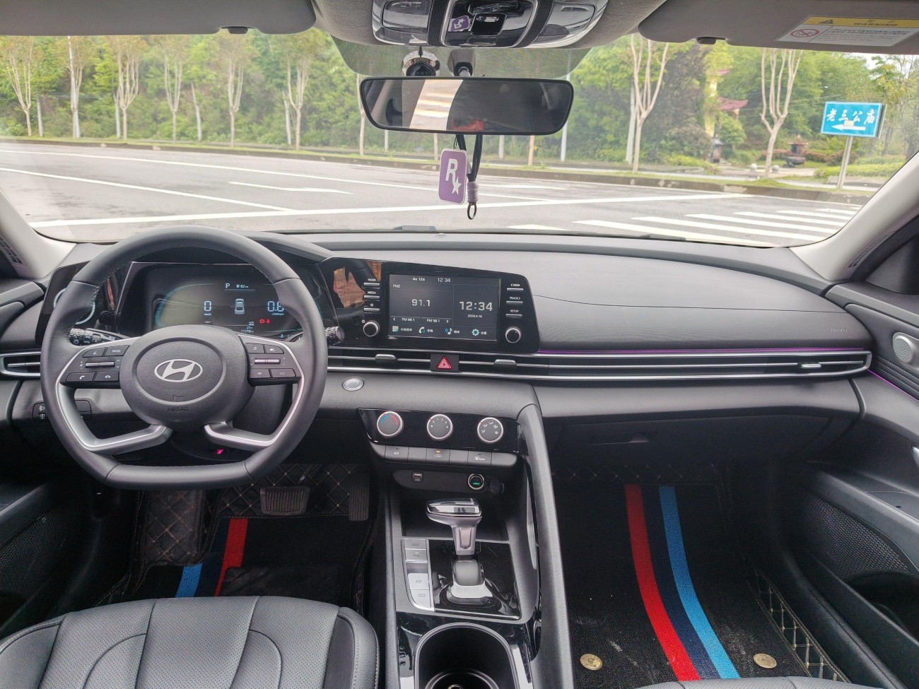 Hyundai Elantra 2024