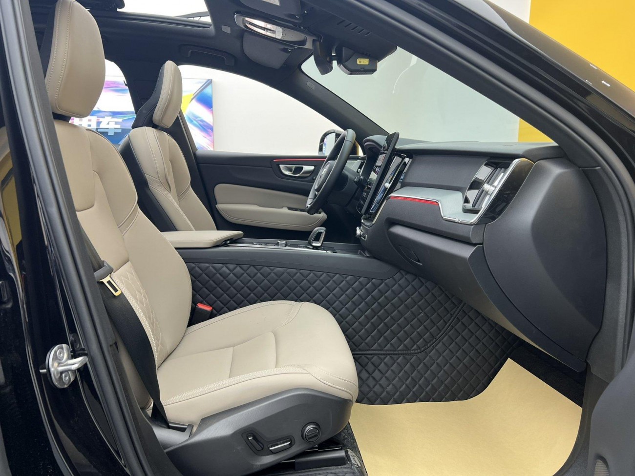 Volvo XC60 2025