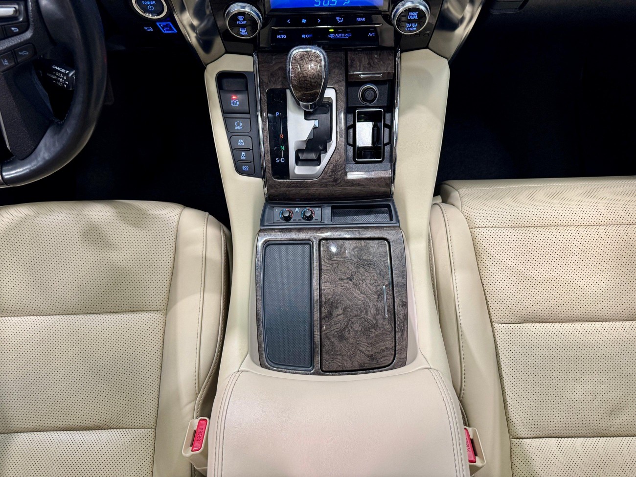 Toyota Alphard 2022