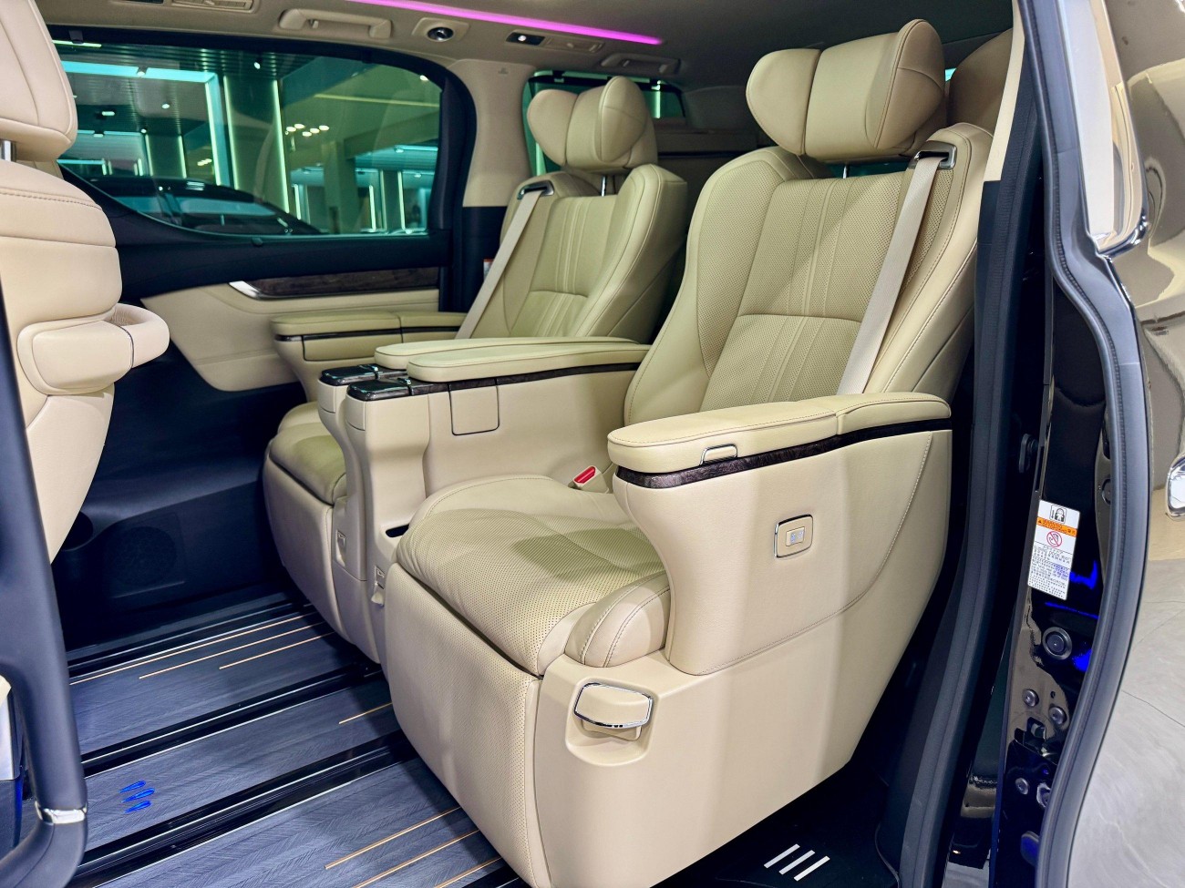 Toyota Alphard 2022