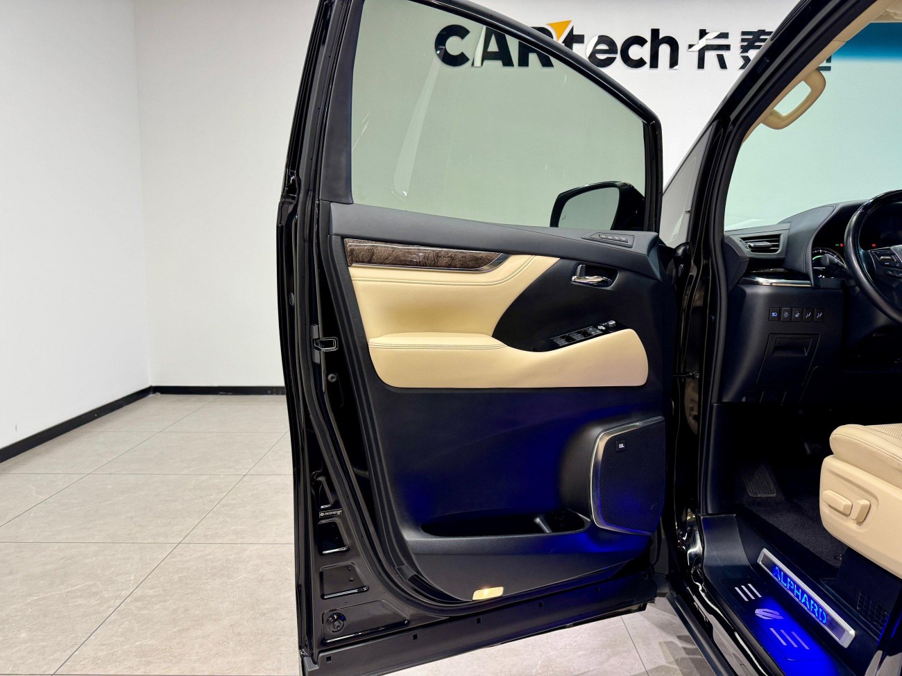 Toyota Alphard 2022