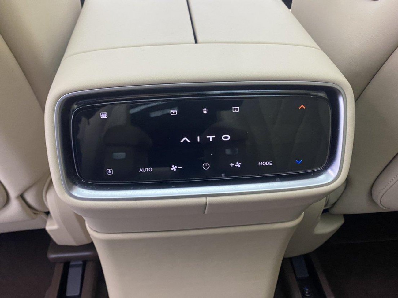 AITO M9 2024