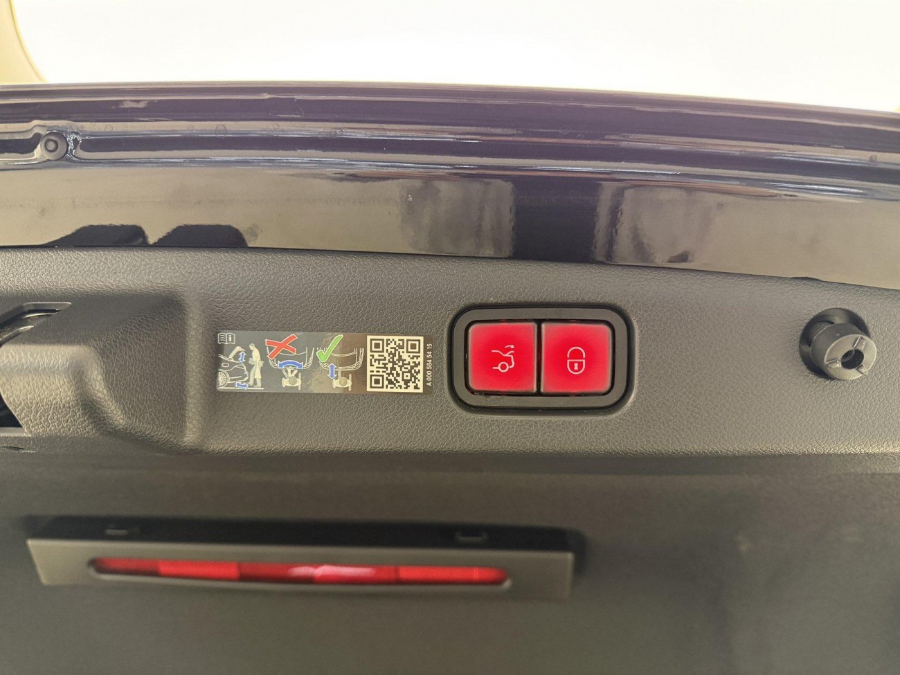 Mercedes-Benz E 300 L 2025