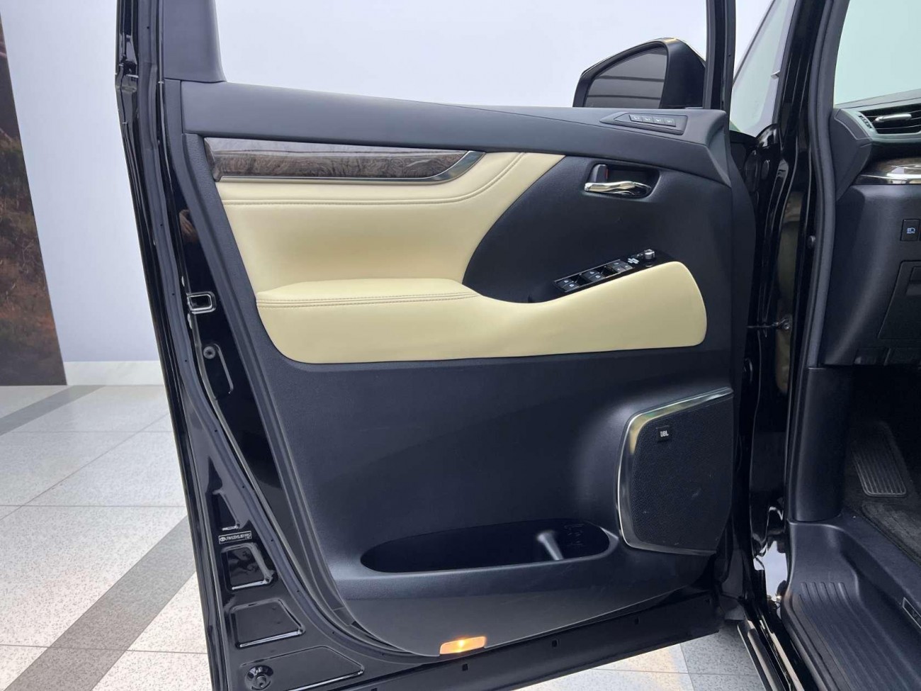 Toyota Vellfire 2020