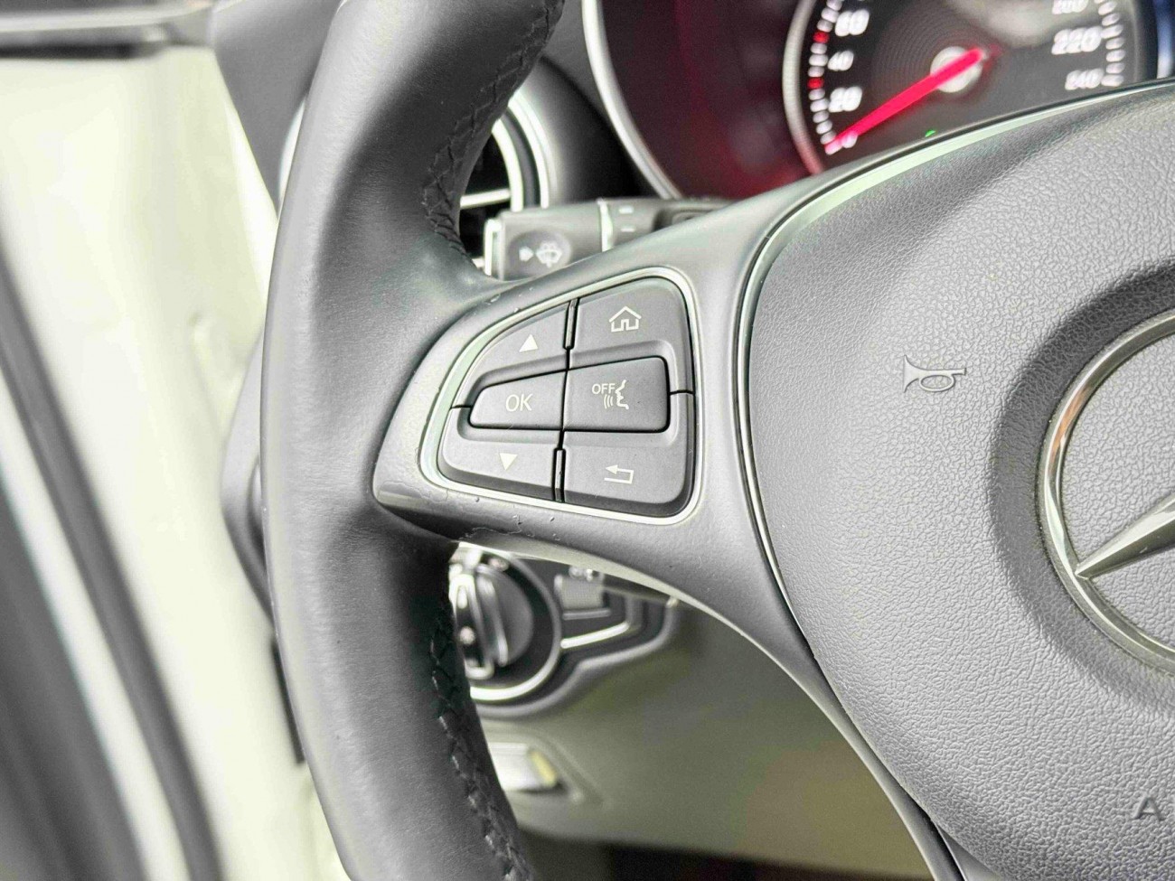 Mercedes-Benz GLC260 4MATIC 2016