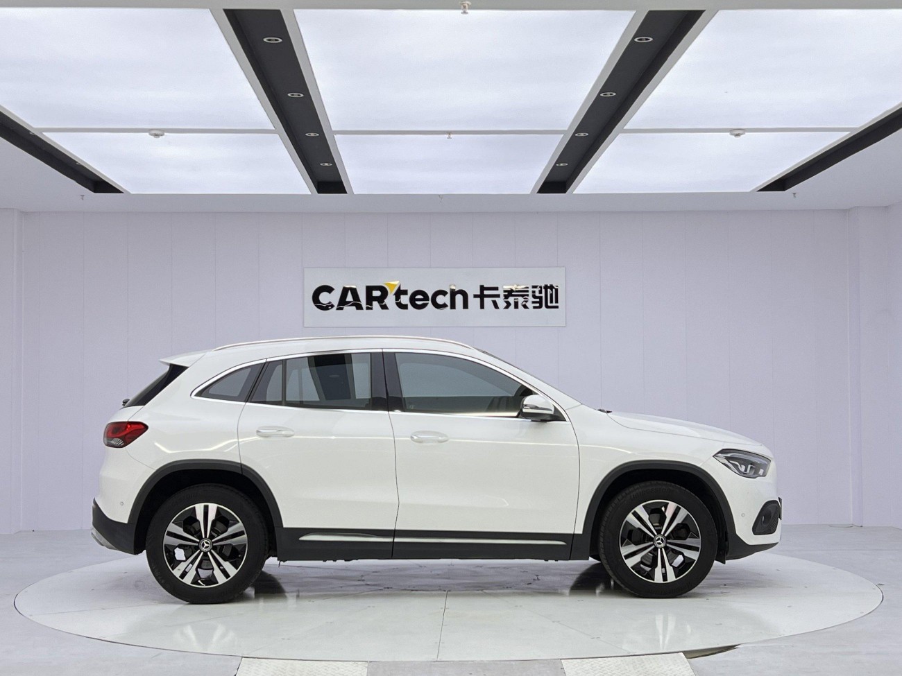 Mercedes-Benz GLA 200 2021