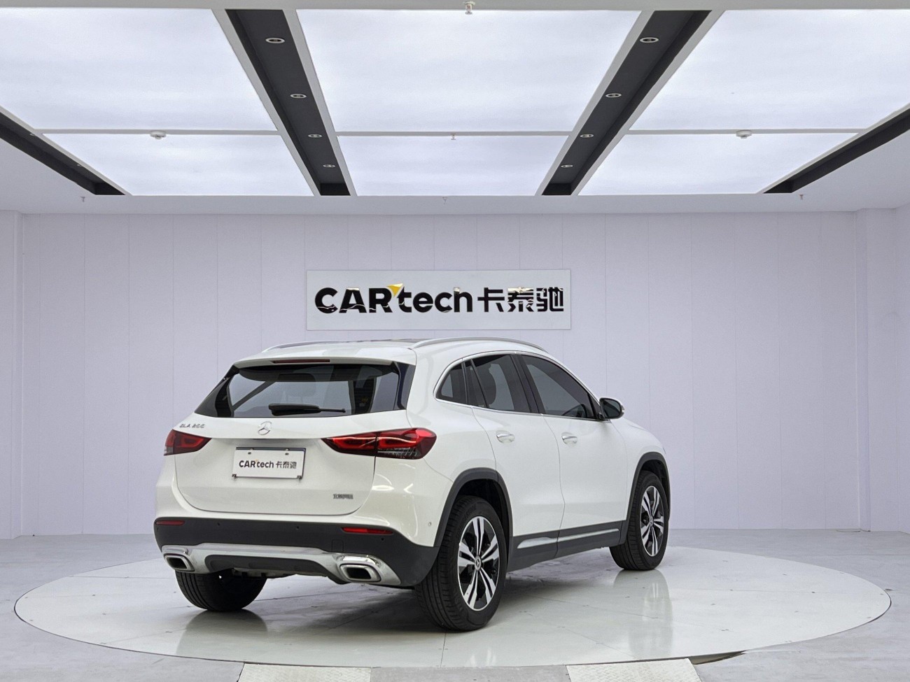 Mercedes-Benz GLA 200 2021