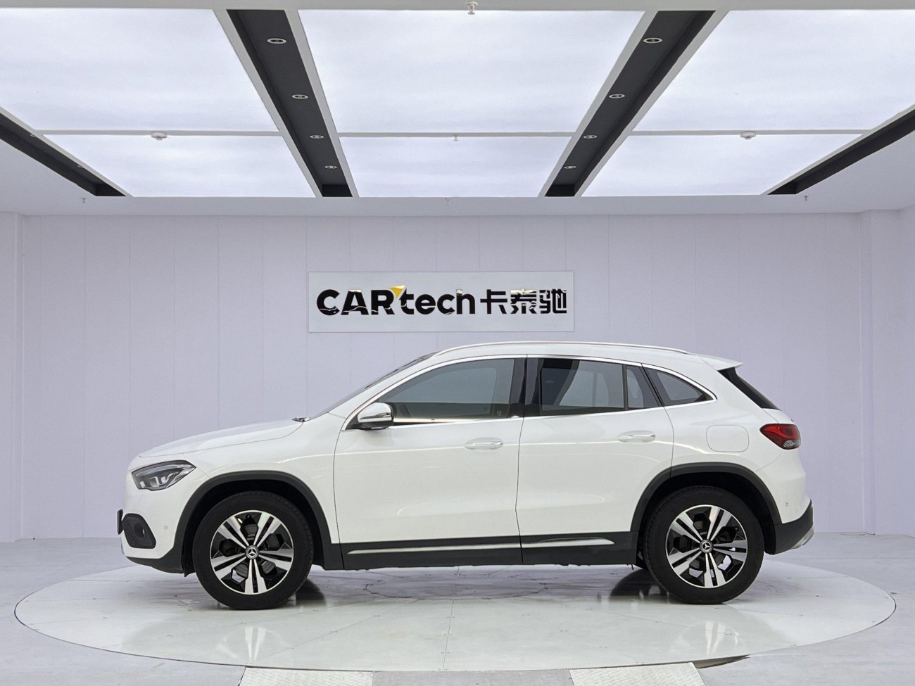 Mercedes-Benz GLA 200 2021