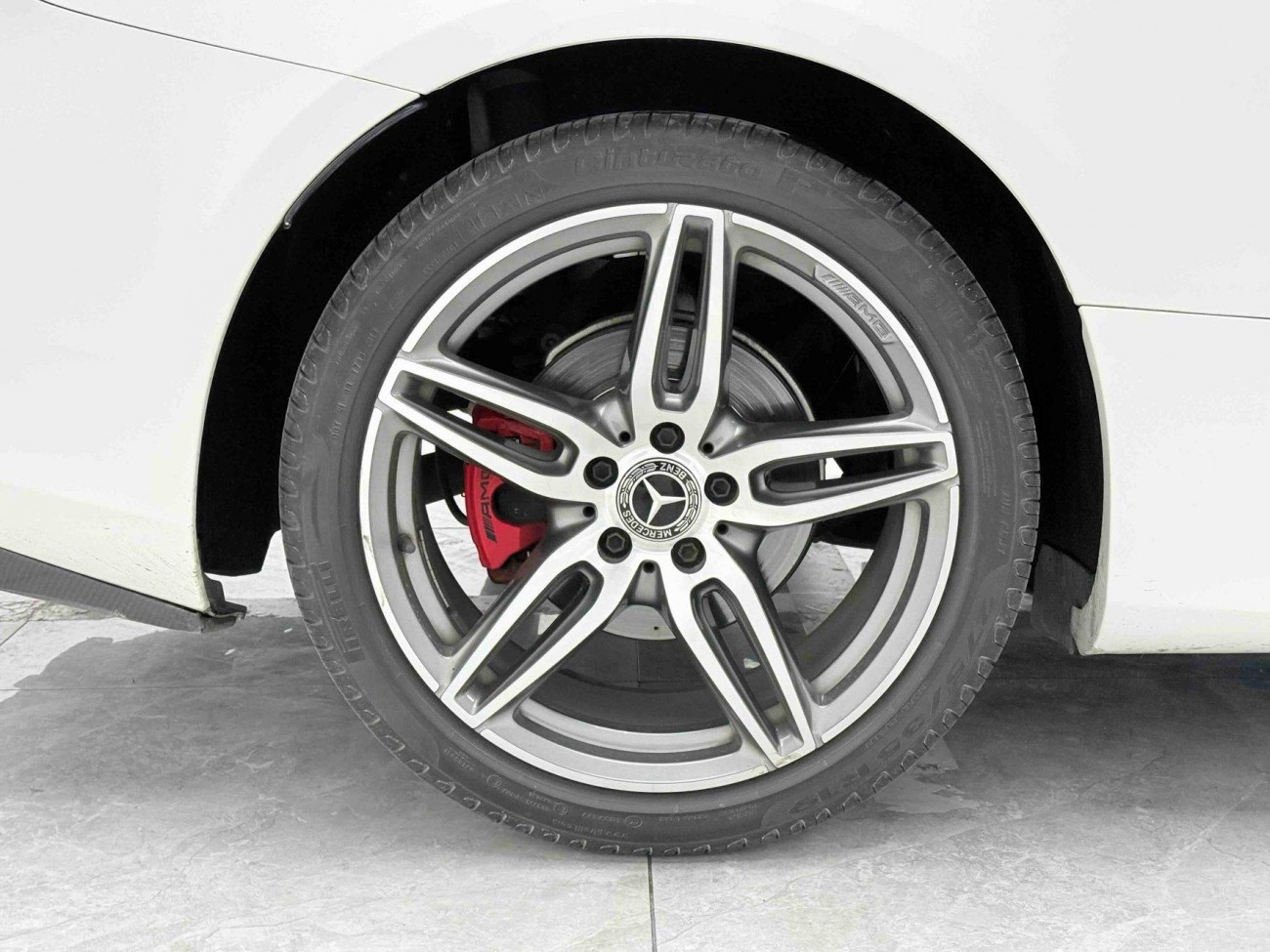 Mercedes-Benz E 200 4MATIC 2019