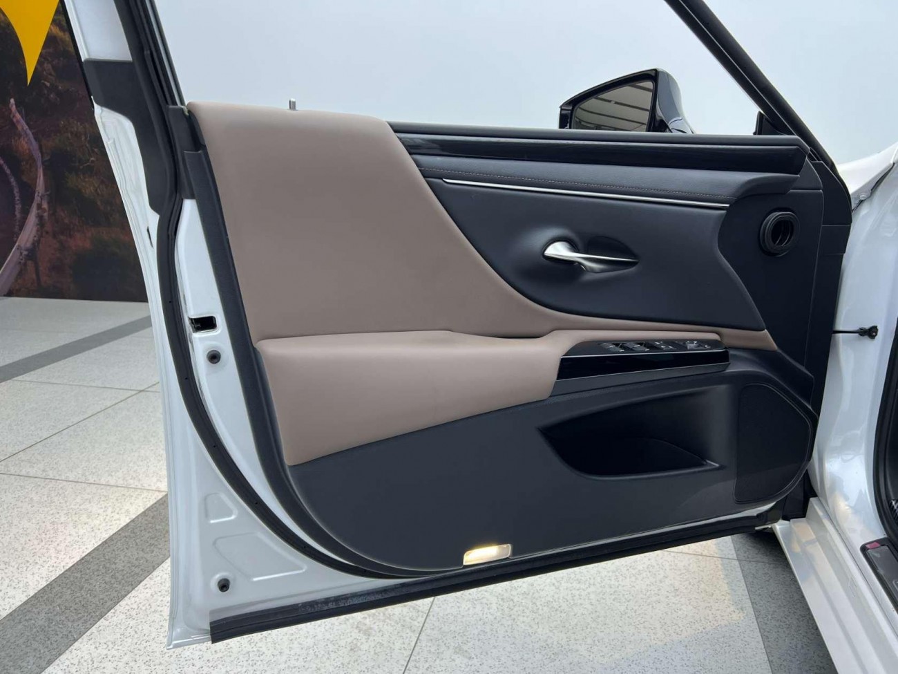 Lexus ES 200 2024