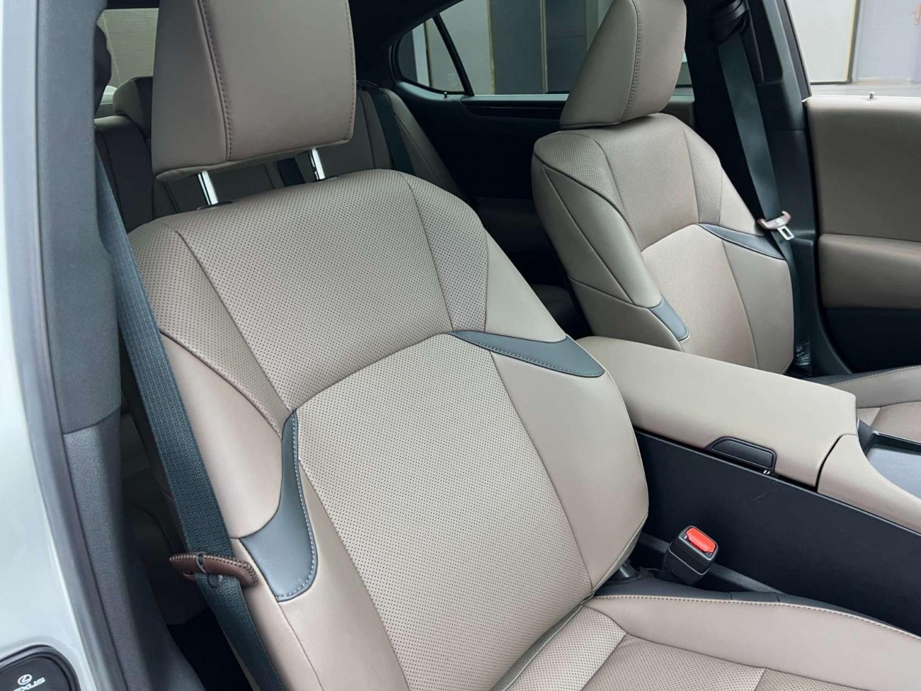 Lexus ES 200 2024