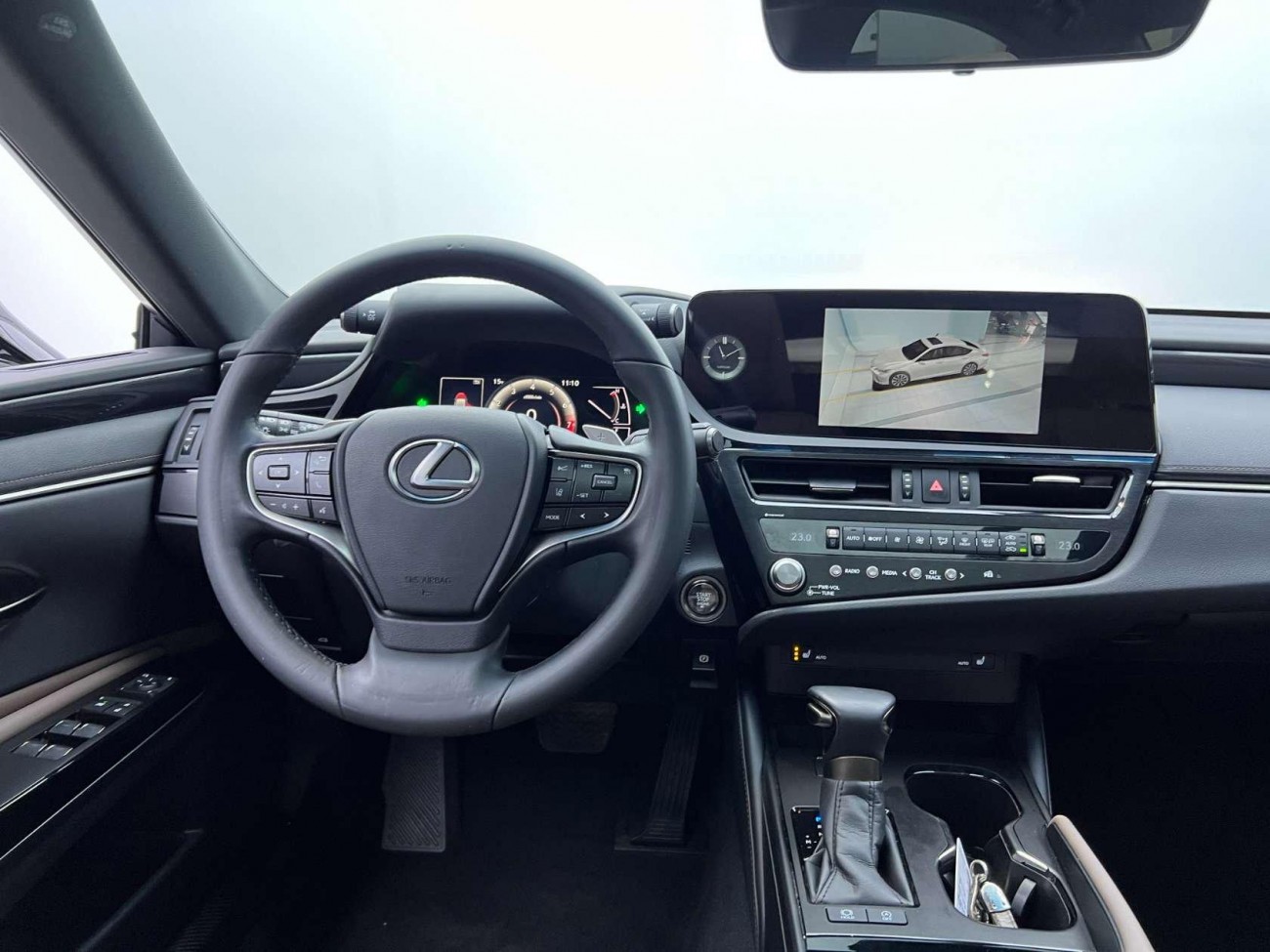 Lexus ES 200 2024