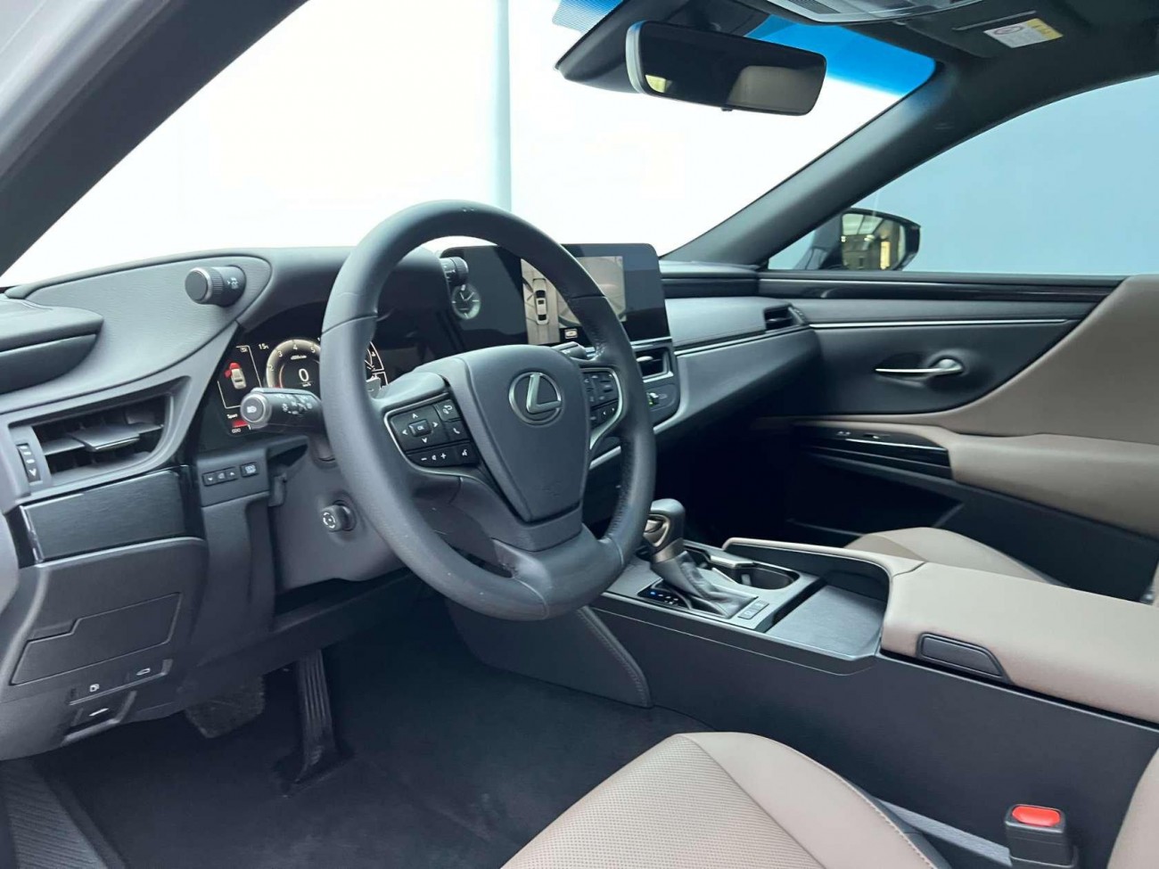 Lexus ES 200 2024