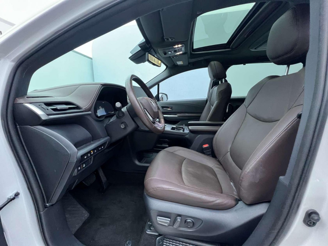 Toyota Granvia 2024