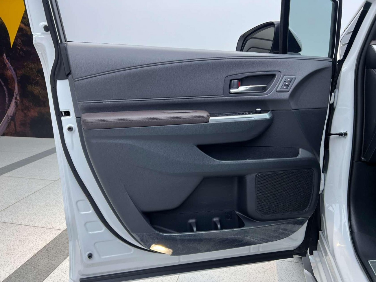 Toyota Granvia 2024