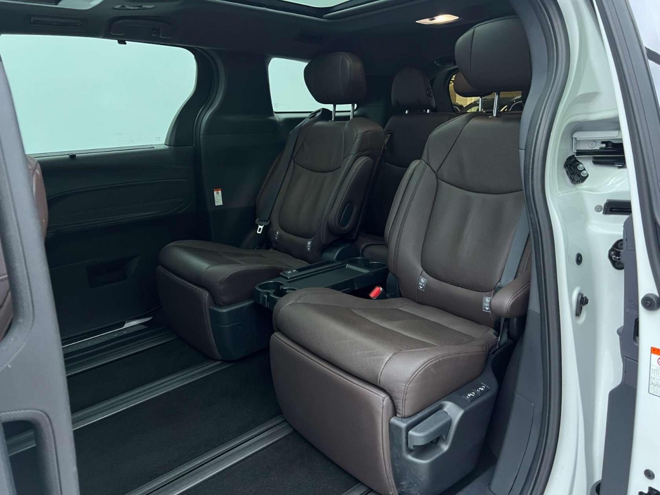 Toyota Granvia 2024
