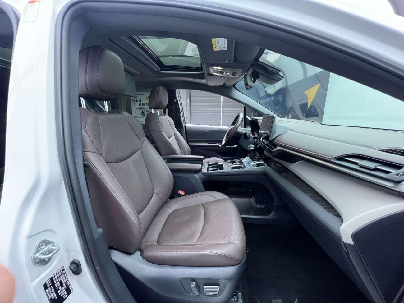 Toyota Granvia 2024