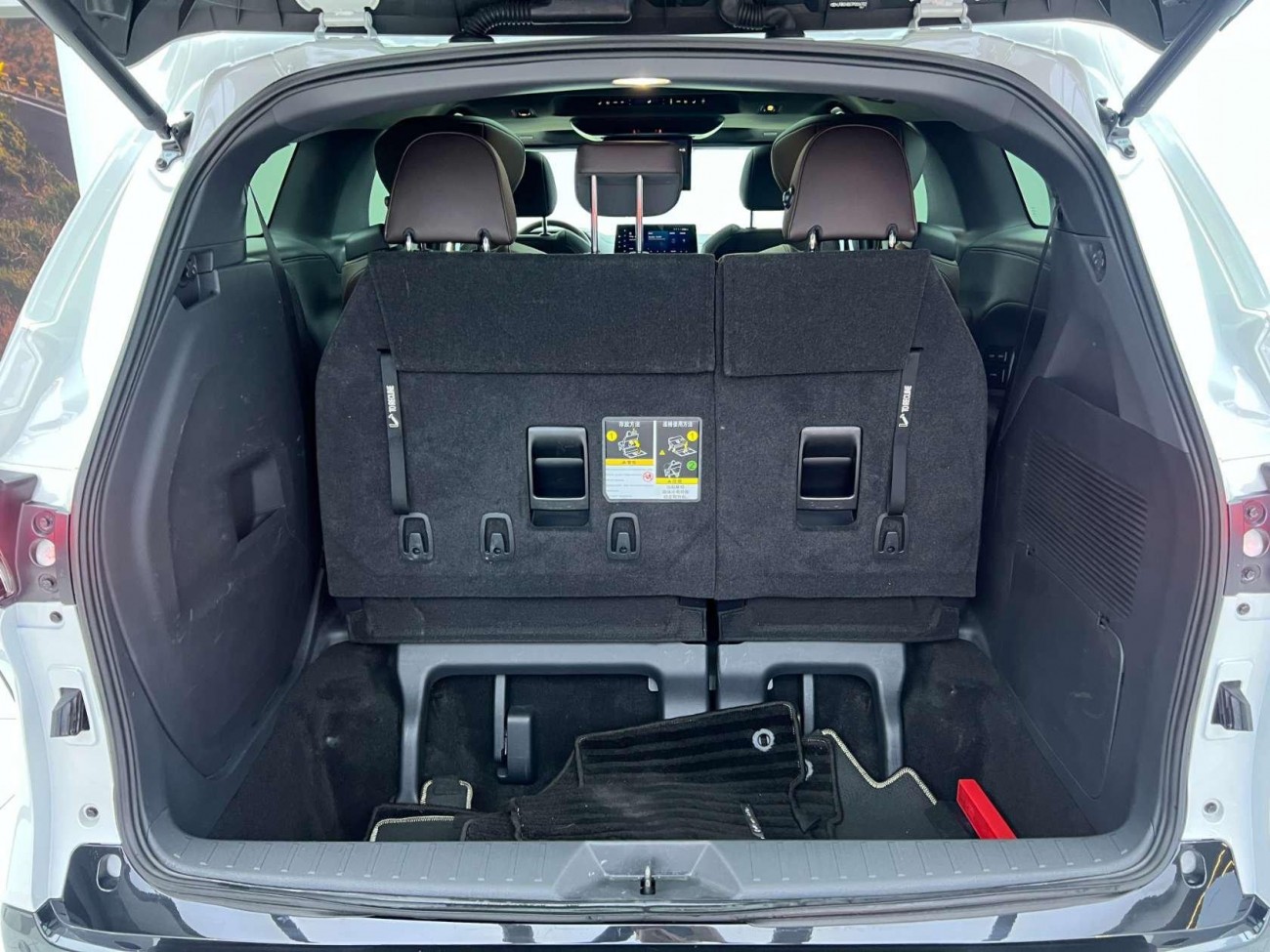 Toyota Granvia 2024