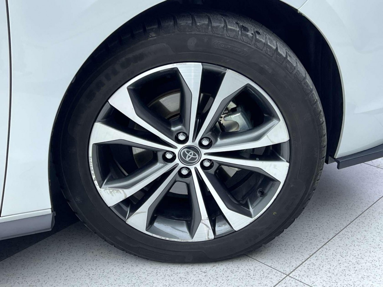 Toyota Granvia 2024