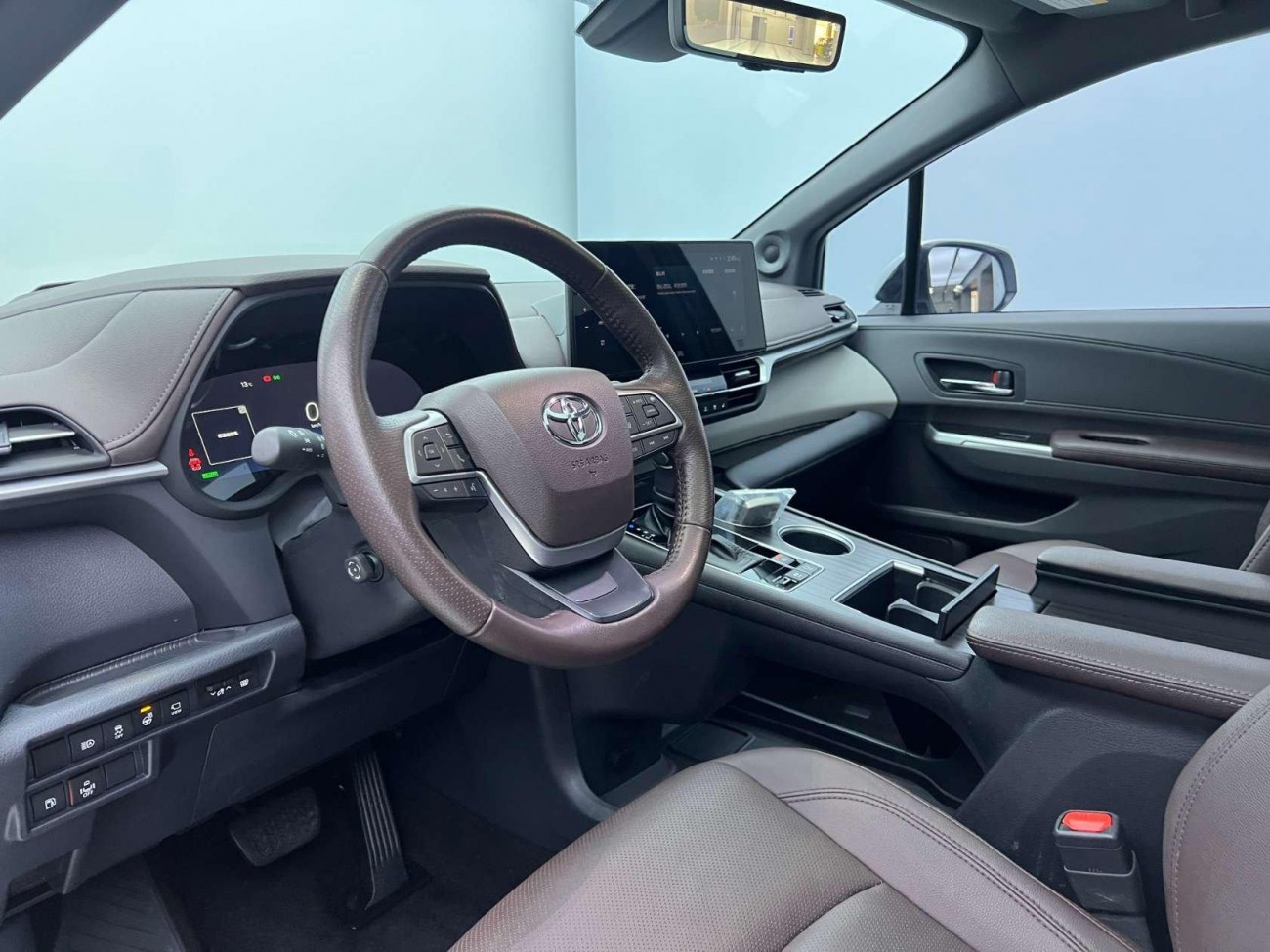 Toyota Granvia 2024