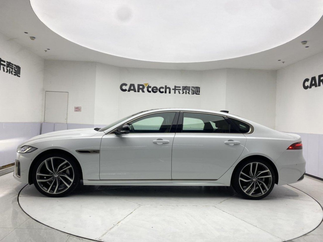 Jaguar XFL 2024