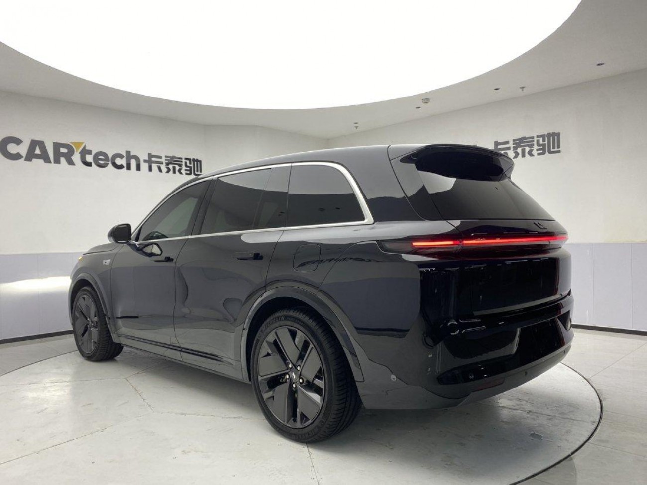 Li Auto L8 2025