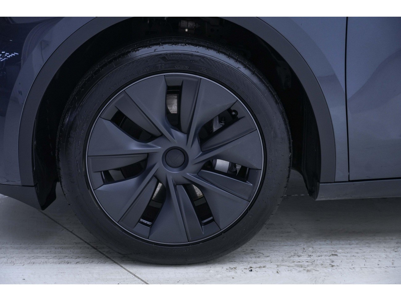 Tesla Model Y 2025