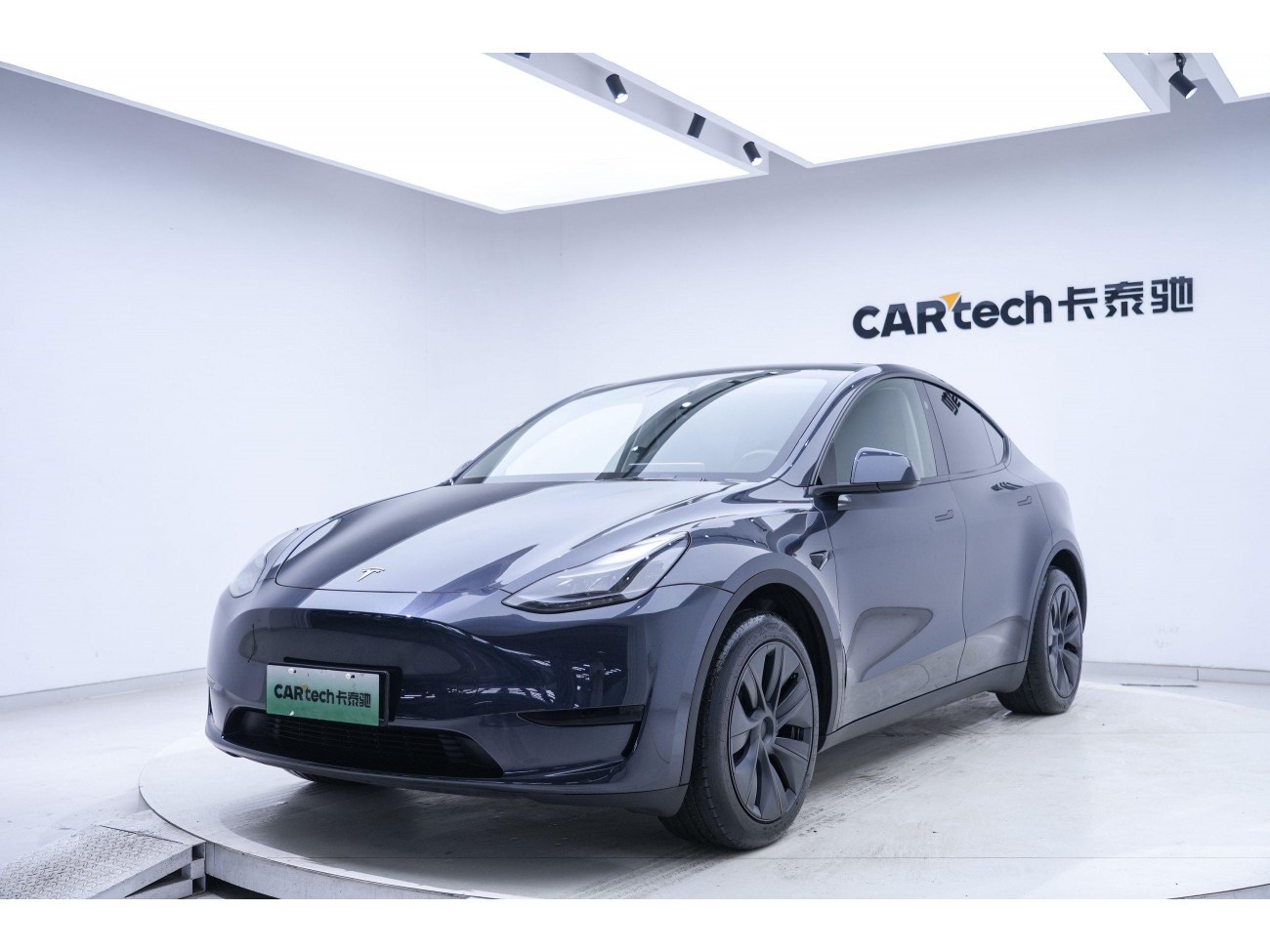 Tesla Model Y 2025