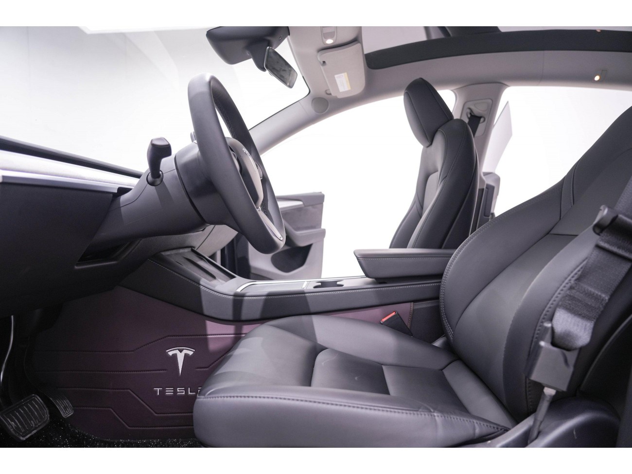 Tesla Model Y 2025
