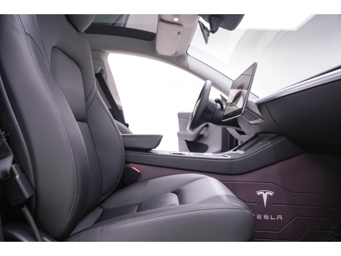 Tesla Model Y 2025