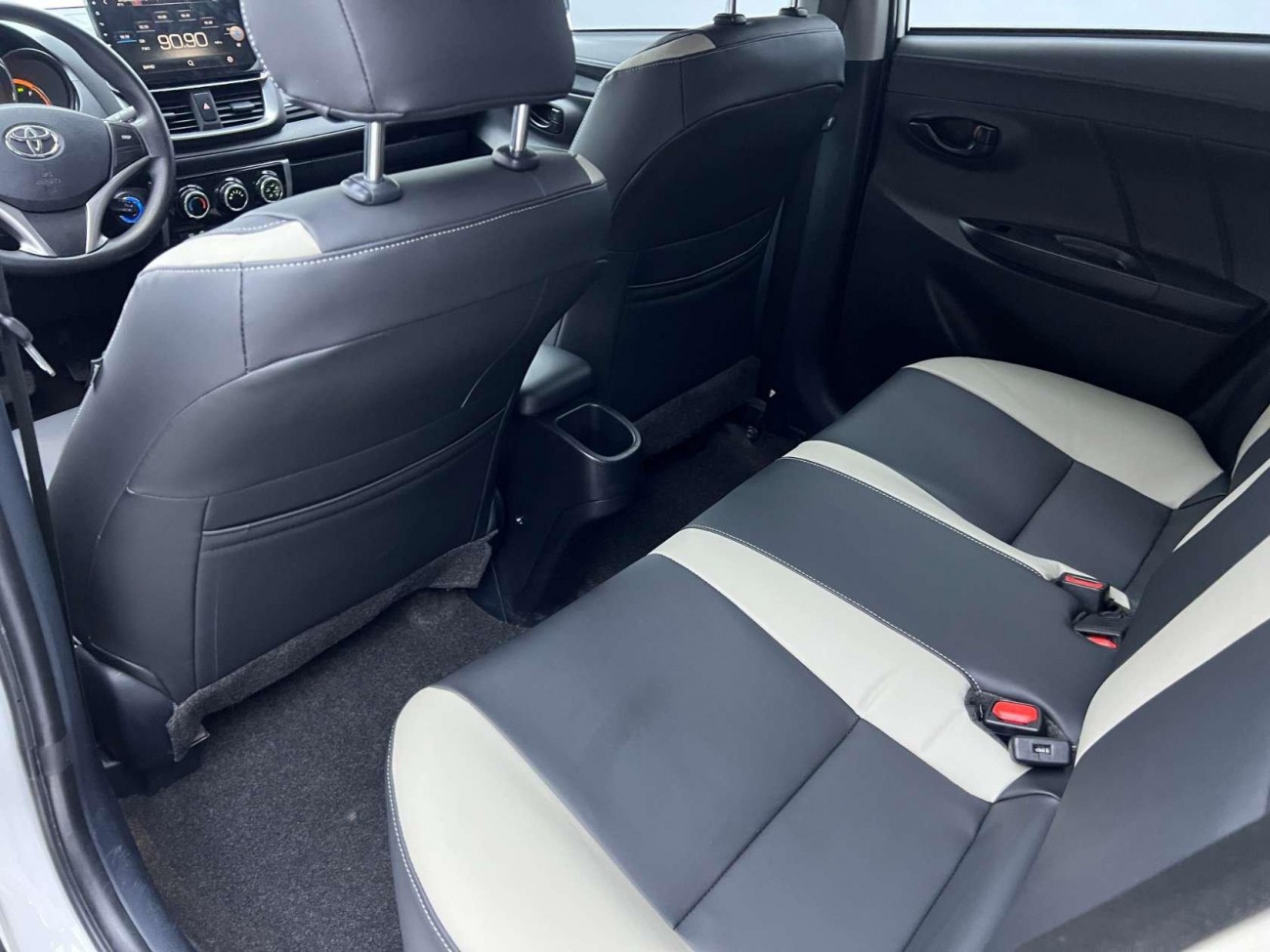 Toyota YARiS L 2022