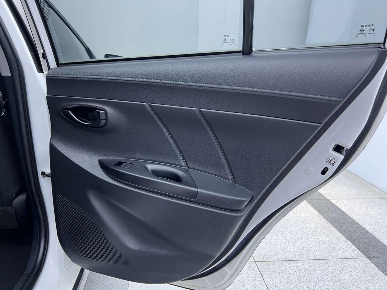 Toyota YARiS L 2022