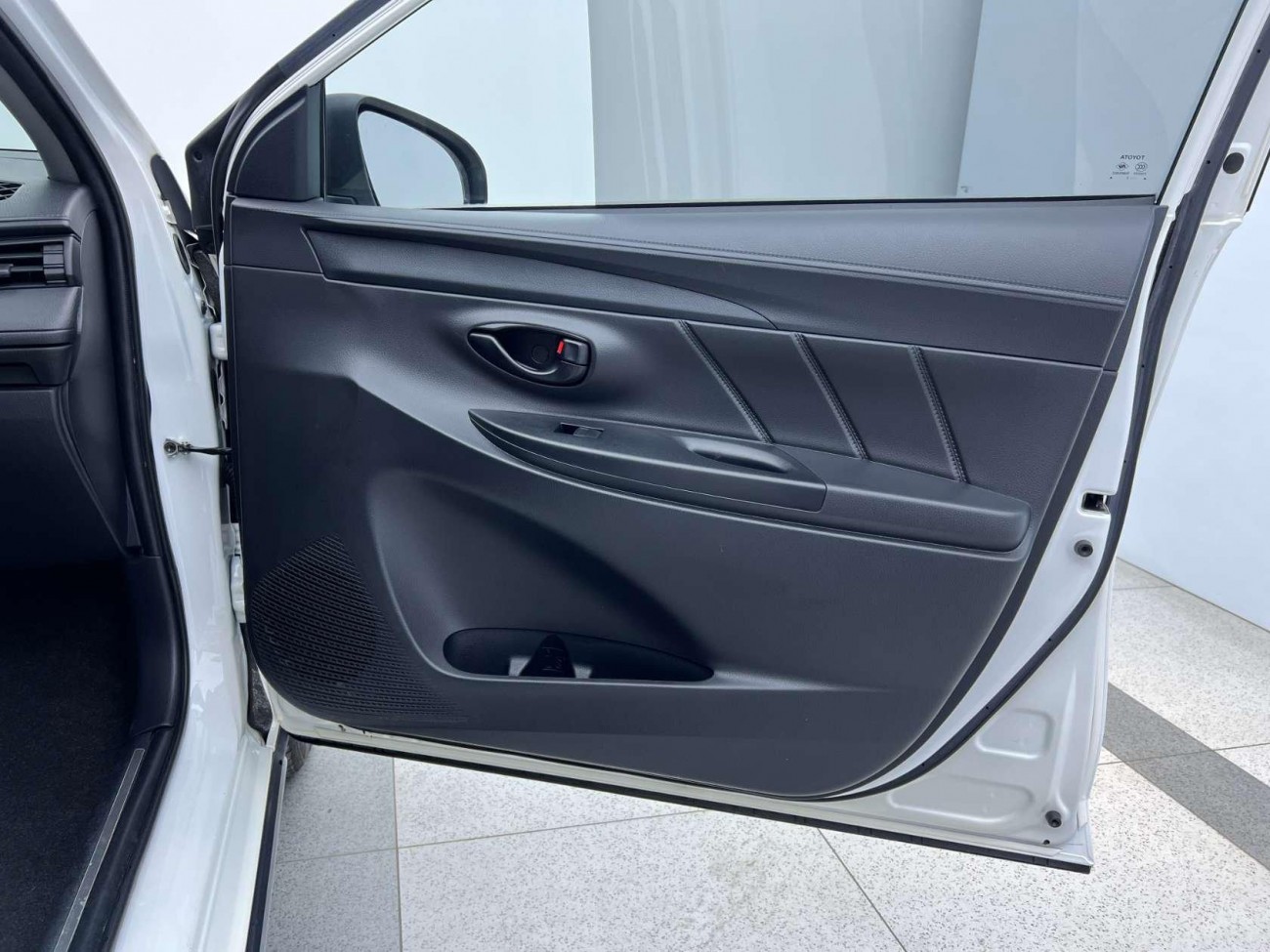 Toyota YARiS L 2022