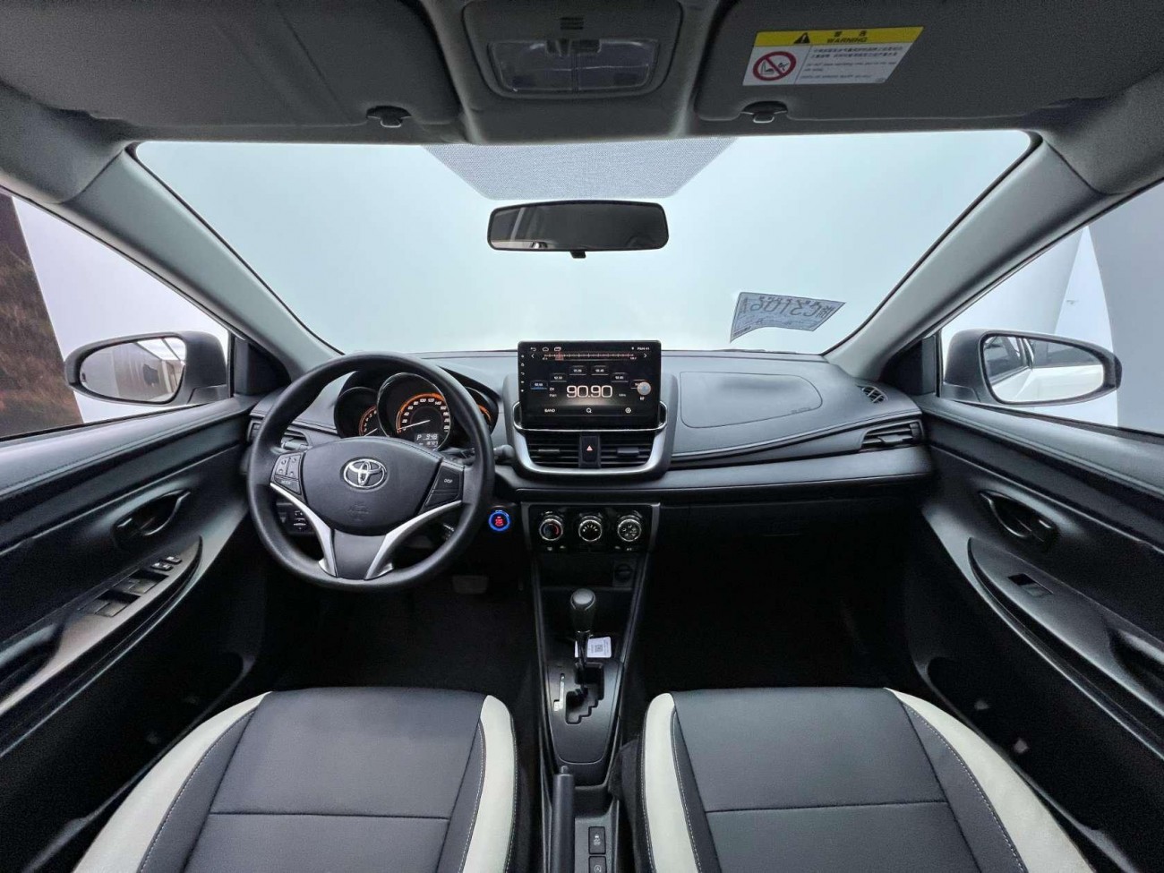 Toyota YARiS L 2022