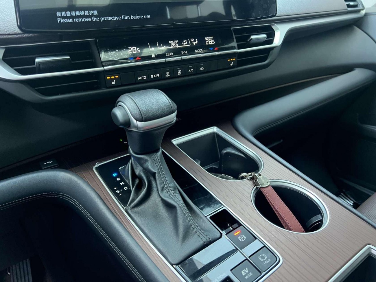 Toyota Granvia 2025