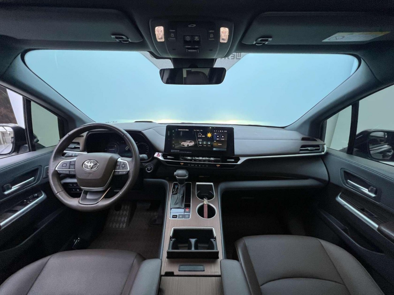 Toyota Granvia 2025