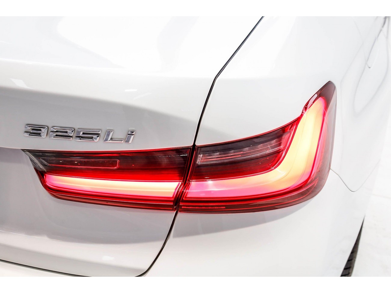 BMW 325Li 2025