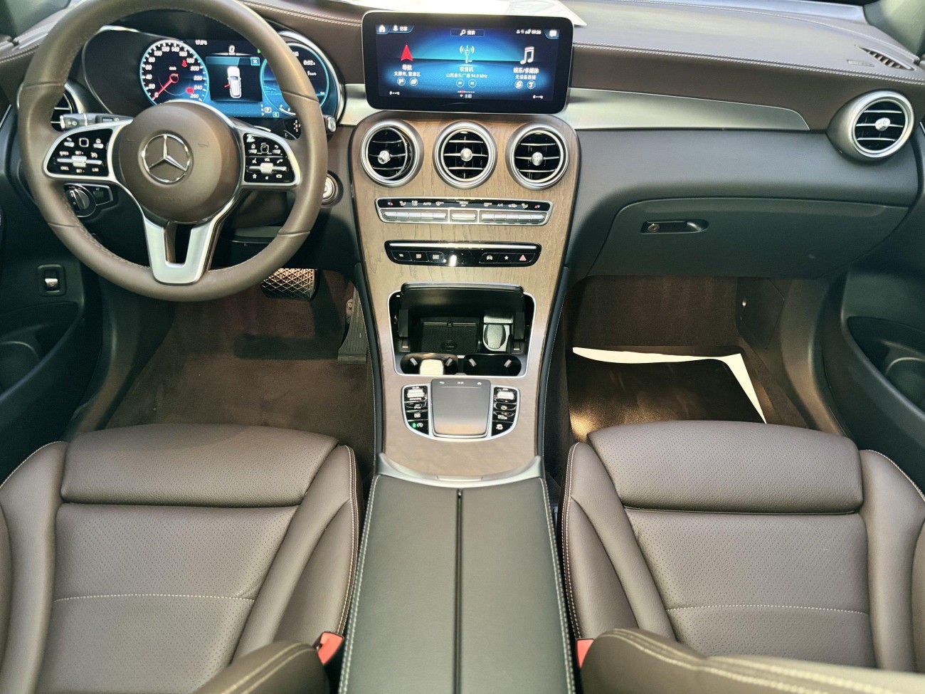 Mercedes-Benz GLC 260 L 2022